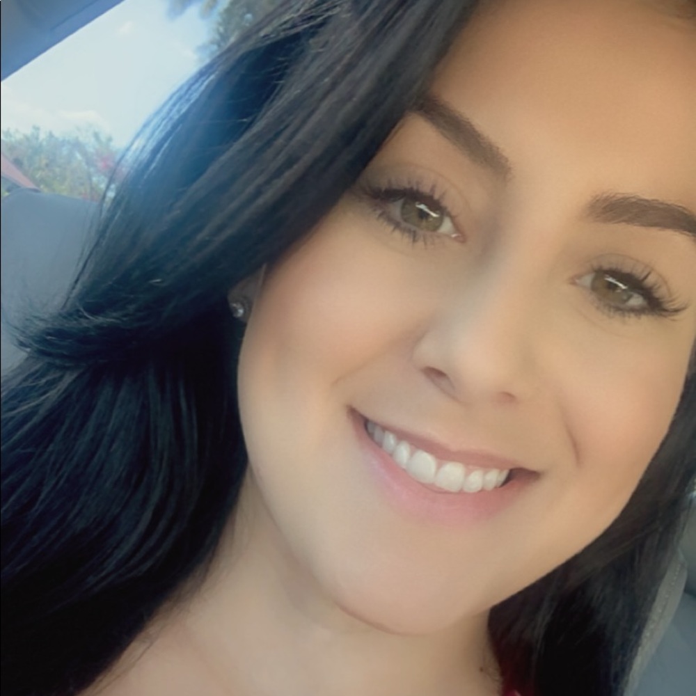 Meet your Posher, Maira